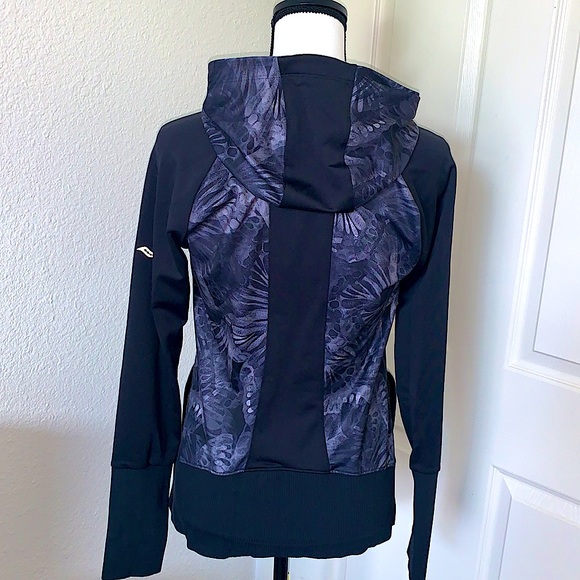 Saucony hooded zip up running jacket - Picture 3 of 6